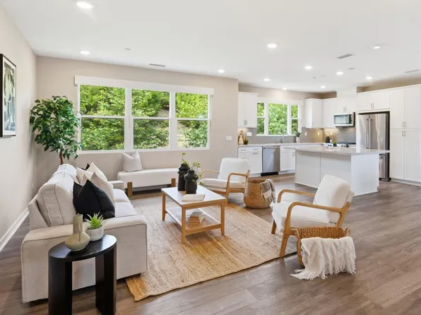 2902 Via Alta Pl, San Diego, CA 92108