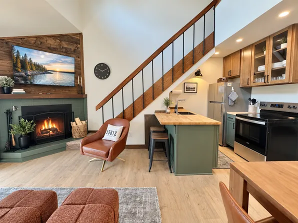 132 Bridge Run Ln Building B, Lutsen, MN 55612
