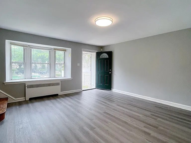 1522 Devereaux Ave — Photo 7