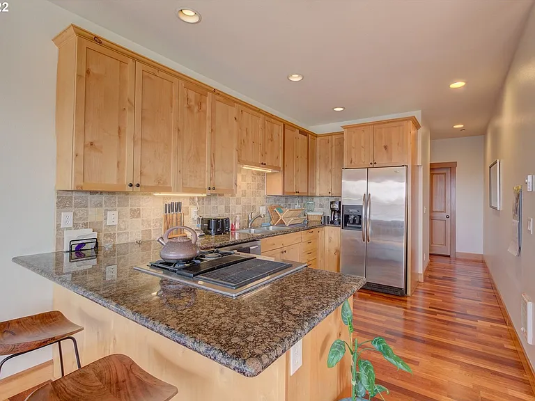 224 N Holladay Dr #201 — Photo 36