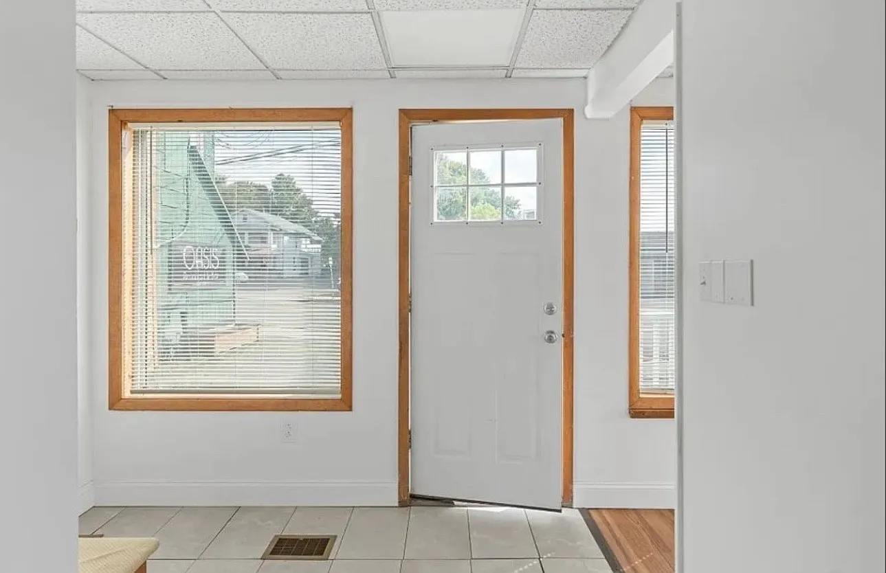 2 bed, 1000 sqft, $1,050 — Photo 1