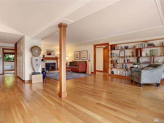5th image of 5831 Rose Loop NE