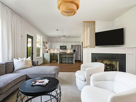 4th image of 1130 Vincent Pl