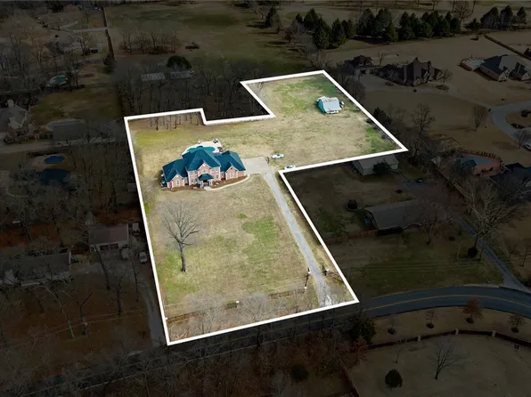 2388 Little Flock Dr, Little Flock, AR 72756