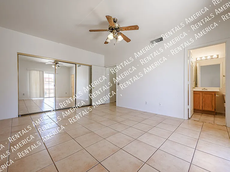 1022 W Westchester Ave — Photo 22