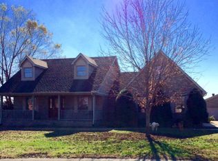 6560 Springwood Dr, Owensboro, KY 42301