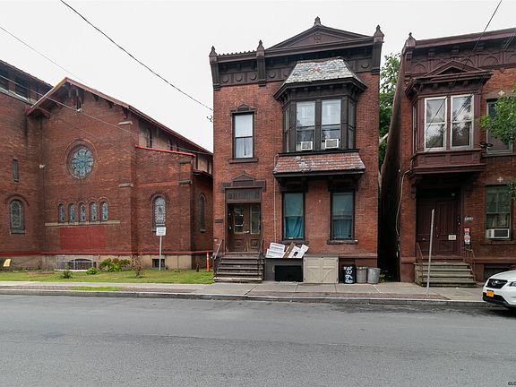 2nd image of 3368 6TH Avenue