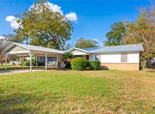 607 Milam St, Luling, TX 78648