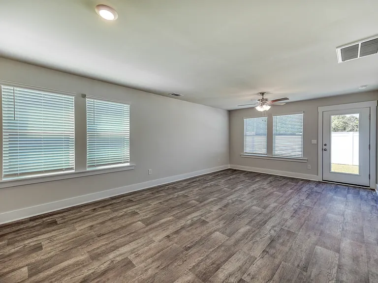 109 S Grassland Rd — Photo 7