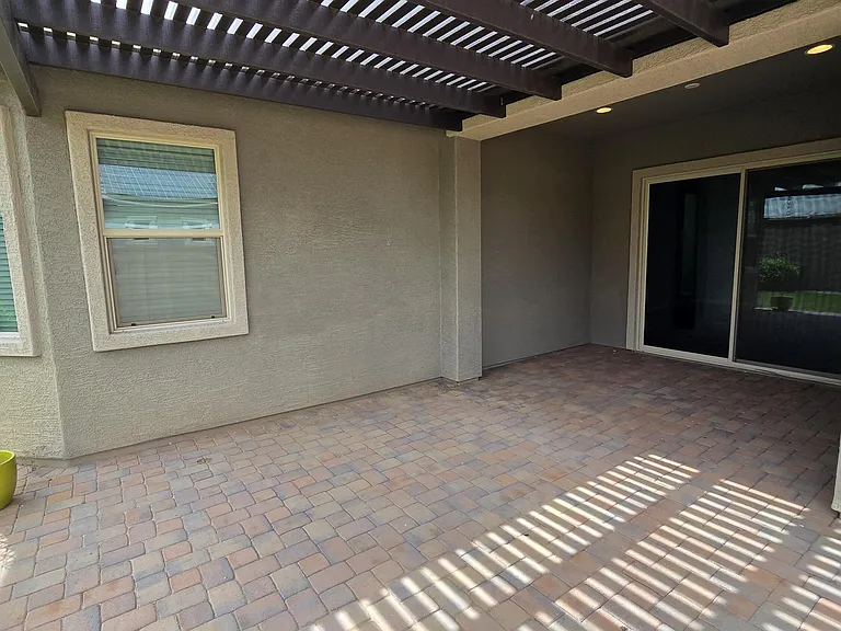 18351 W Mercer Ln — Photo 5