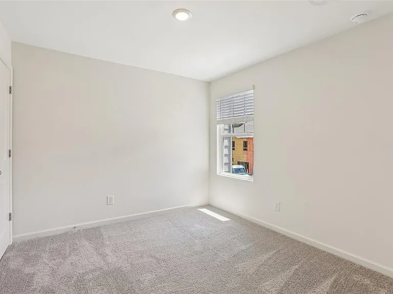2587 Grey Hawk Dr — Photo 35