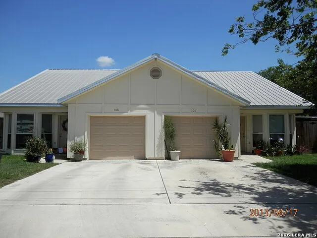 2 bed, 2.0 bath, 936 sqft, $1,295 — Photo 1