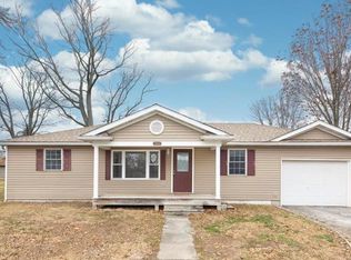 705 S Main St #B, Brighton, IL 62012