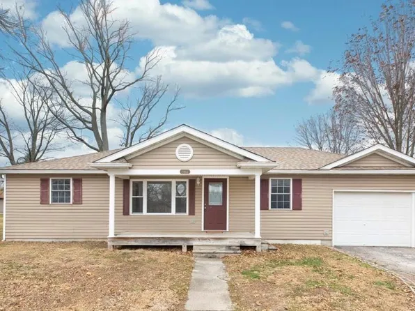 705 S Main St #B, Brighton, IL 62012