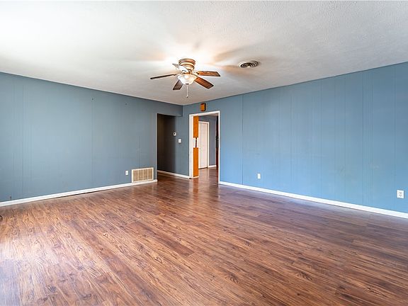 4th image of 209 W Eliff St