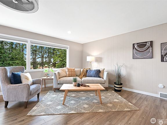 5th image of 151 Bay Lyn Drive