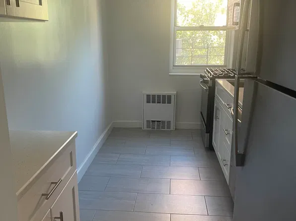 140-35 Burden Crescent #403, photo 4