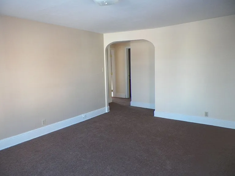 115 S Fairview St — Photo 1