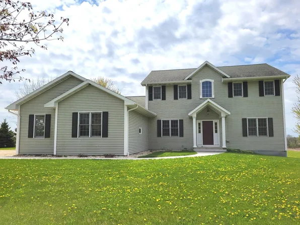 W3347 Oaklawn Rd, Iron Ridge, WI 53035
