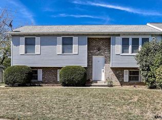 25 Dogwood Ln, Hanover, PA 17331
