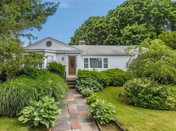 963 Hartford Ave, Johnston, RI 02919