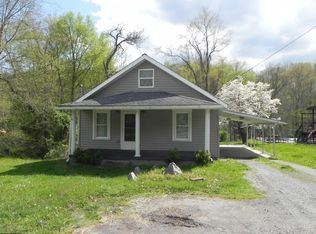 1571 Fairmont Rd, Westover, WV 26501