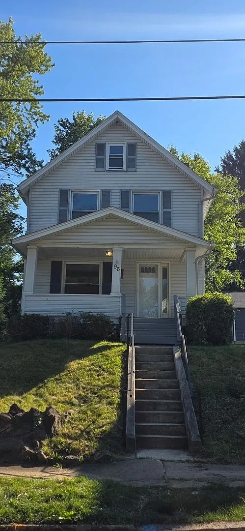 Spacious 3 Bedroom Home in Struthers with Full Basement — Photo 1