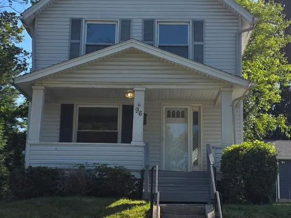 96 Parkway St, Struthers, OH 44471