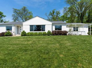 3134 S Farmcrest Dr, Cincinnati, OH 45213