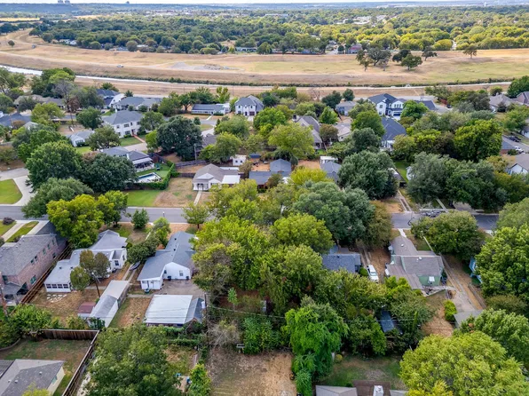 720 Northwood Rd, Fort Worth, TX 76107