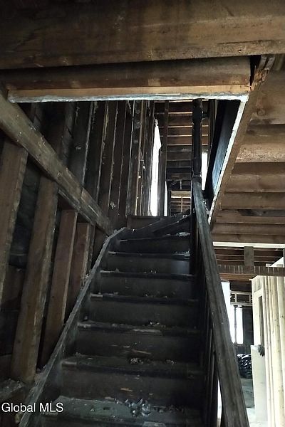 5th image of 217 Spruce Street