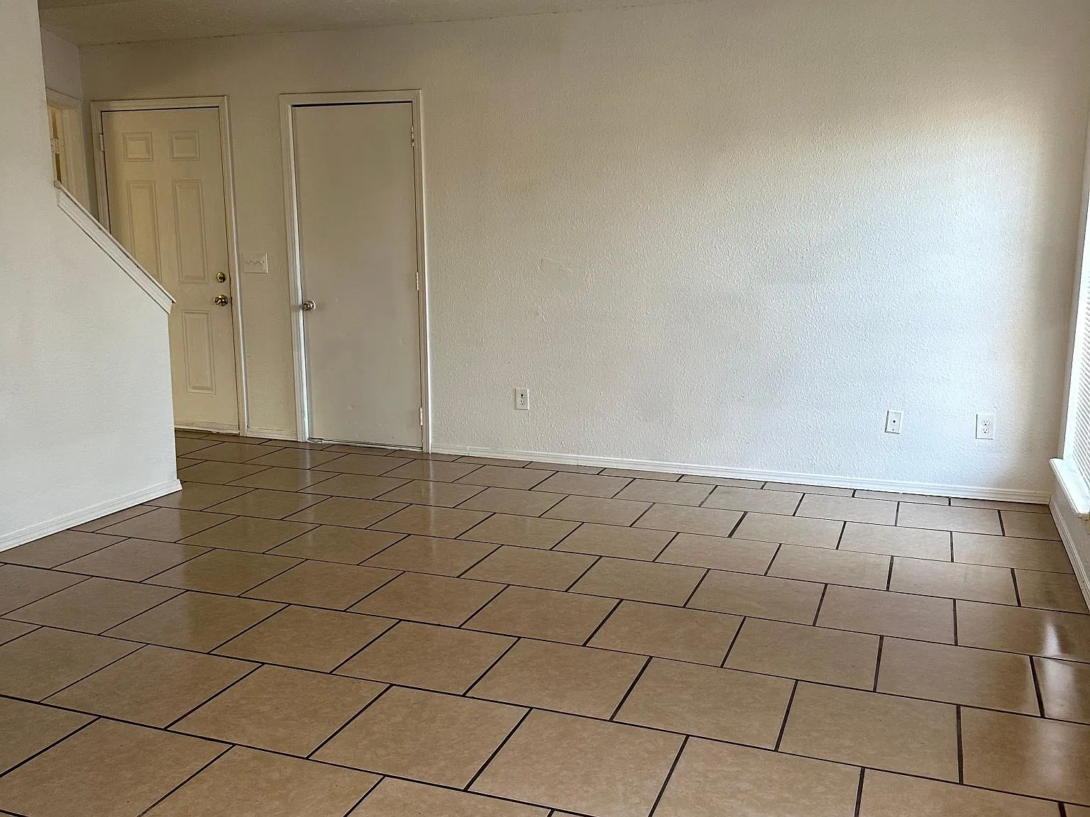 3 bed, 1560 sqft, $1,200 — Photo 3