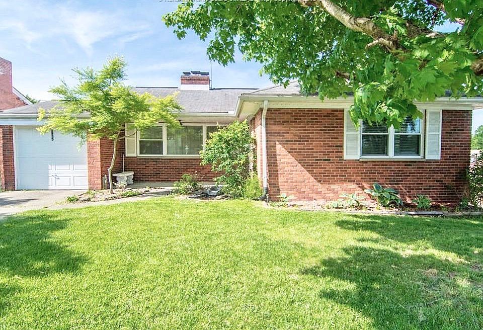 1st image of 1935 Oakridge Dr