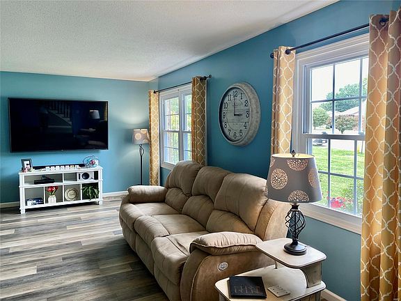 4th image of 77 Lake Apollo Dr