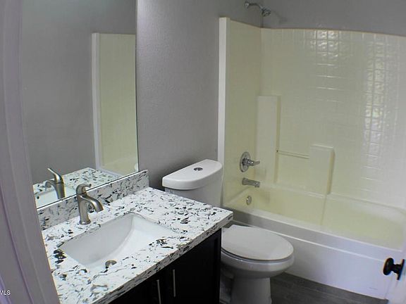 4th image of 8943 W Quail Ave