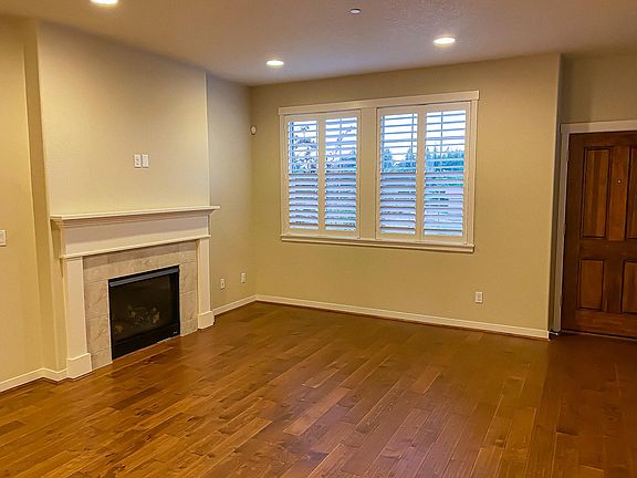 Living room with gas fireplace