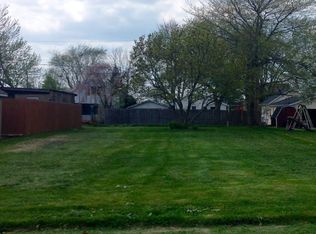 606 Magnolia St, Three Oaks, MI 49128