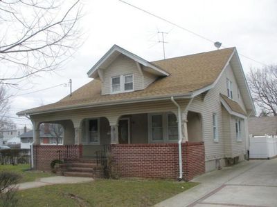 198 N Columbus Ave, Freeport, NY, 11520