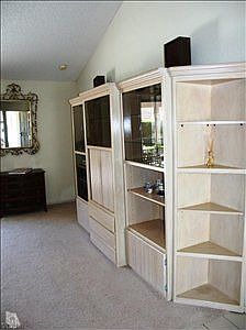 4th image of 1038 Belleza St