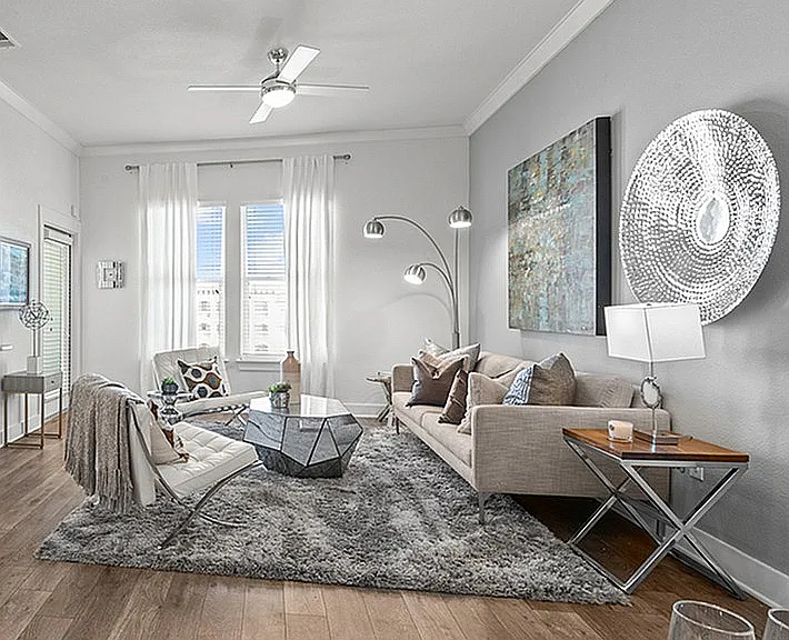 Experience sophistication in this beautifully designed open-plan living space. Experience sophistication in this beautifully designed open-plan living space.