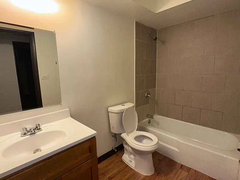 2139 175th St #8 — Photo 5
