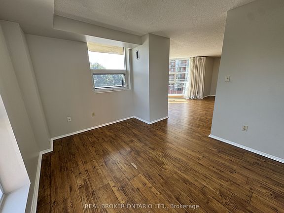 5th image of 20 Dean Park Rd #314