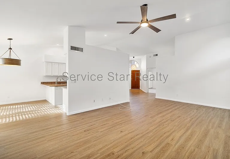 179 W Knox Rd — Photo 3