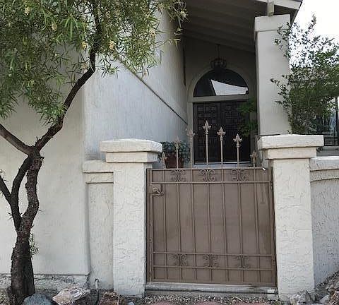 3rd image of 1831 N Camino Claveles