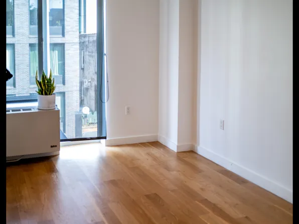 260 North Ninth Street image 2 of 16