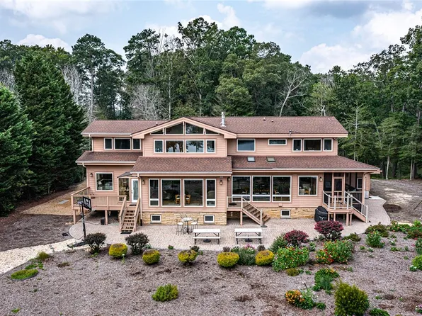 560 Foxfield Ln, Lancaster, VA 22503