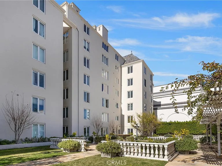1424 N Crescent Heights Blvd #20 — Photo 38