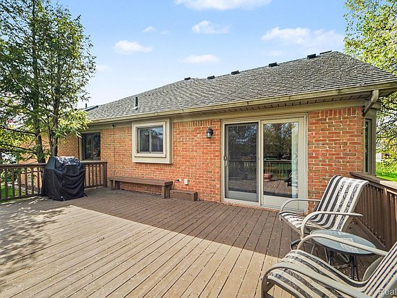 5th image of 15811 Horseshoe Path Ct