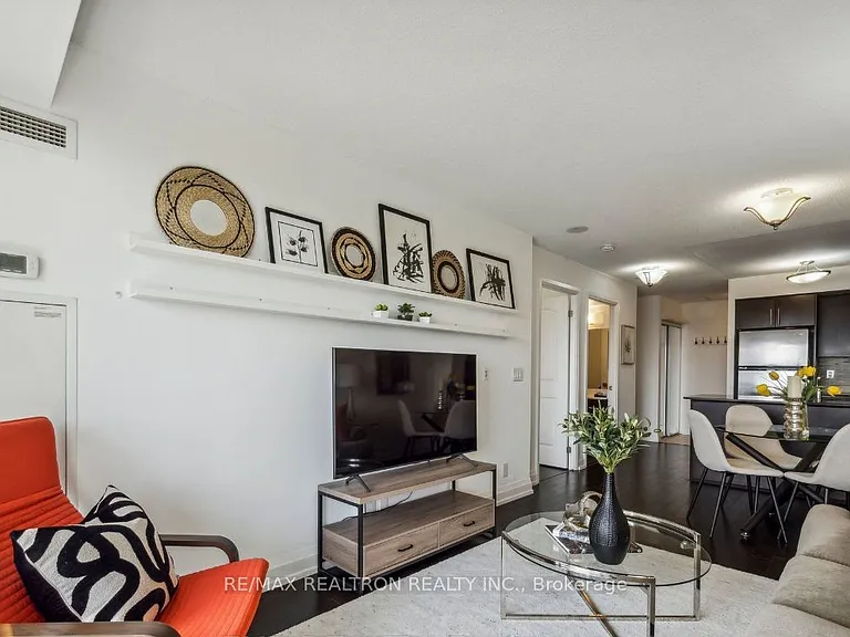 55 De Boers Dr #708 — Photo 12