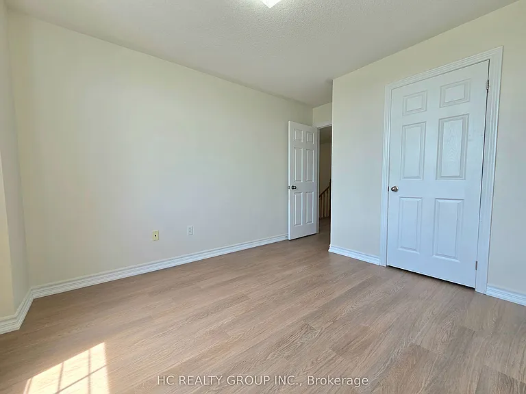 703 Hammersly Blvd — Photo 18